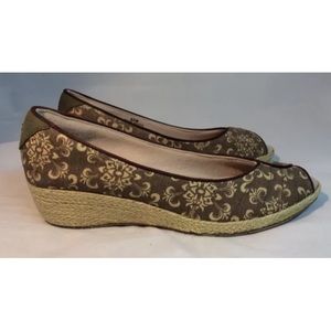 Grasshopper Wedge Open Toe Beige Cloth Shoes 8.5